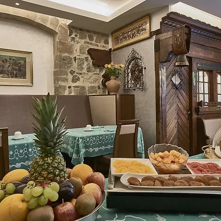 D'alleves Hotel 4*