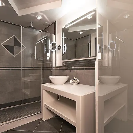 D'alleves Hotel